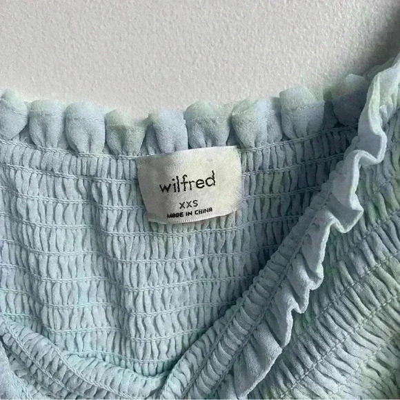 Wilfred Aritzia  Saga Smocked Blouse Aura Blue Light Glow size XXS - Picture 7 of 9